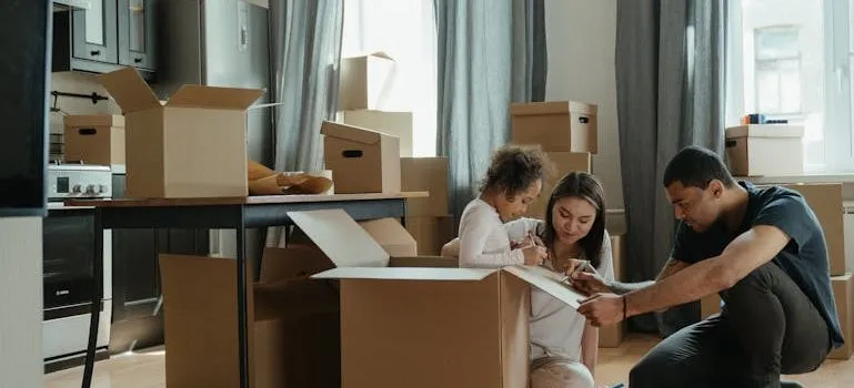 a family Comparing different packing materials